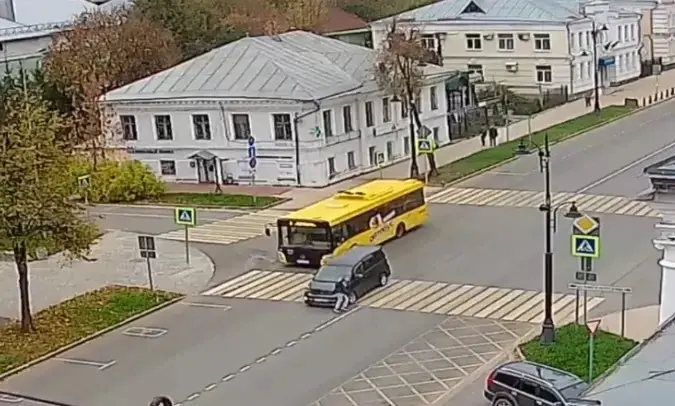 В Угличе водитель иномарки сбил 11‑летнего школьника и скрылся с места аварии